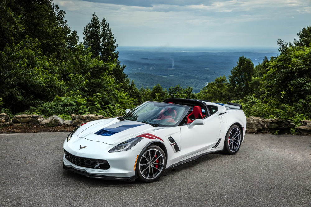 2017-Chevrolet-Corvette-6-1600x1067.jpg